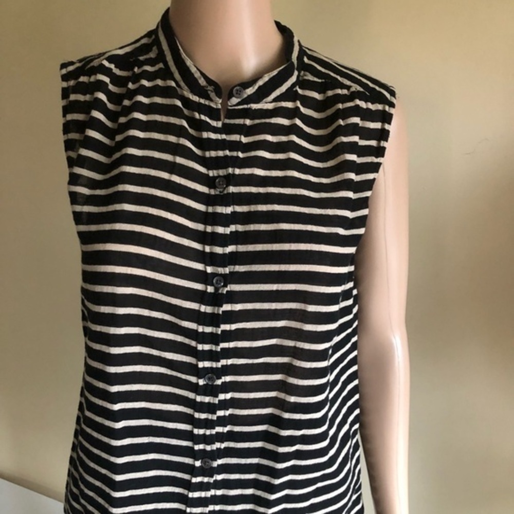 💥 💥💥 SALE! 5 / $25 💥💥 J. Crew all cotton shirt. Size 4